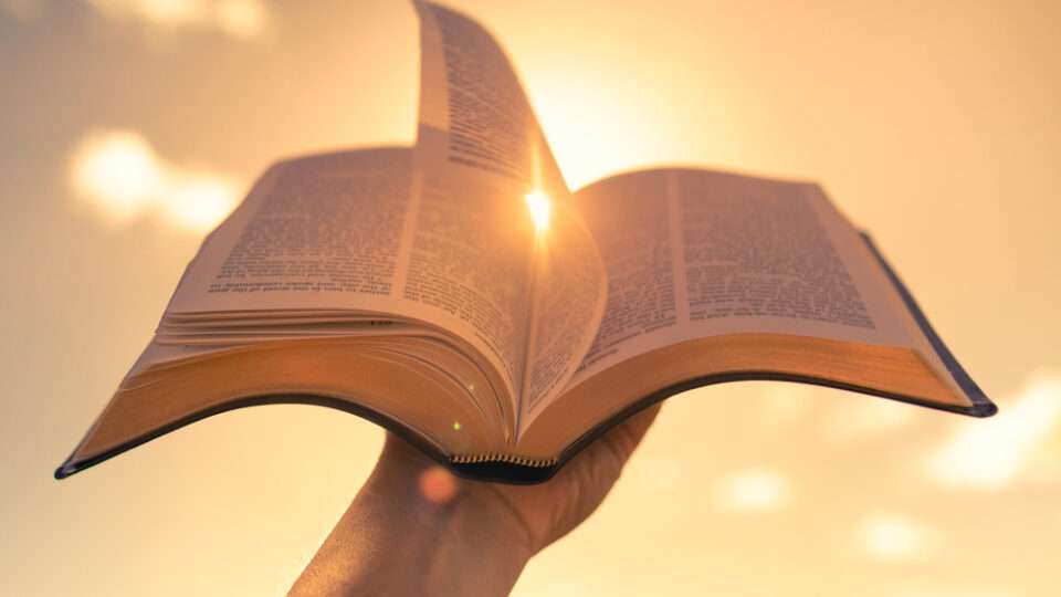 Qué es la adoración y adorar